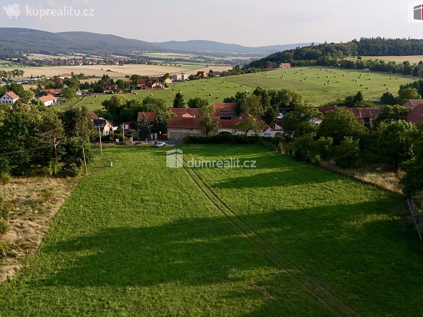 Prodej  stavebního pozemku 1071 m^2 Všeradice, Všeradice 