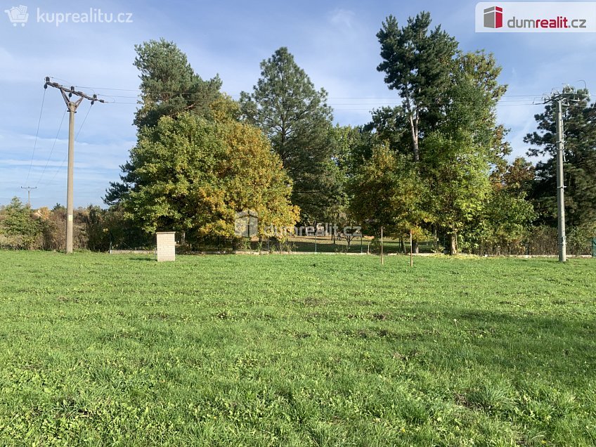 Prodej  stavebního pozemku 1071 m^2 Všeradice, Všeradice 