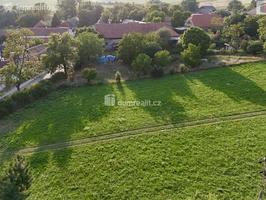 Prodej  stavebního pozemku 1071 m^2 Všeradice, Všeradice 