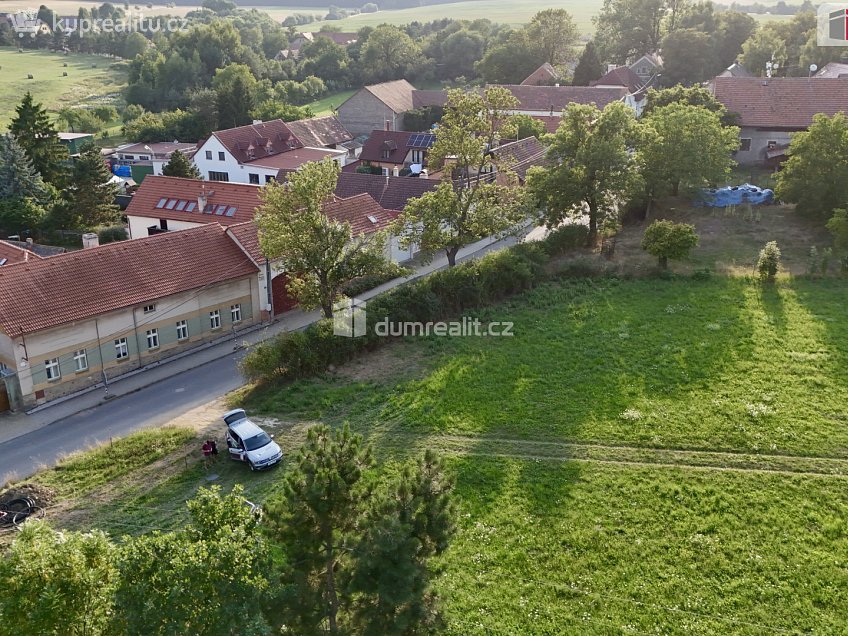 Prodej  stavebního pozemku 1071 m^2 Všeradice, Všeradice 