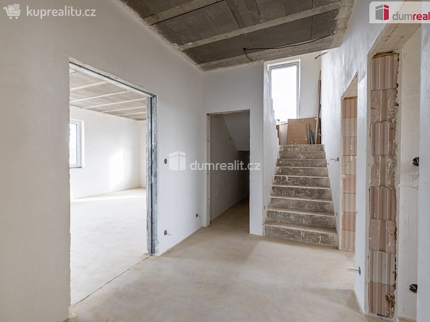 Prodej  rodinného domu 165 m^2 Jižní, Lužná 