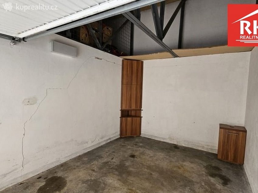 Pronájem  garáže 18 m^2 Třebízského, Mariánské Lázně 