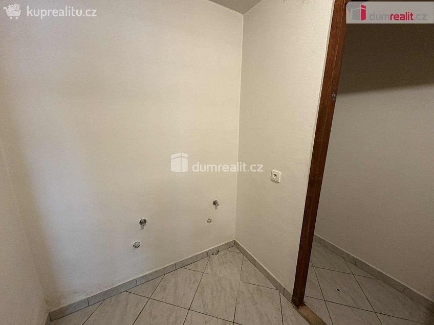 Pronájem  kanceláře 57 m^2 Dlouhá, Příbram 