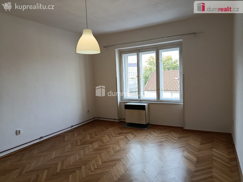 Pronájem bytu 1+kk 30 m^2 Novgorodská, Praha 10 
