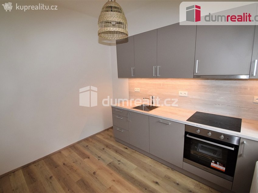 Pronájem bytu 2+1 75 m^2 Na Stárce, Praha 5 