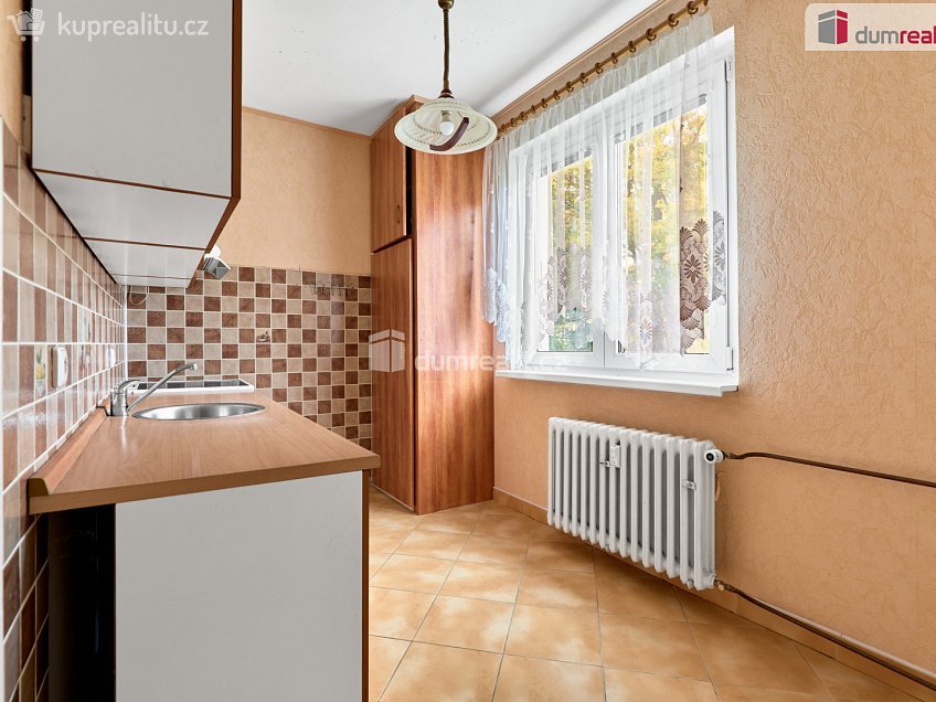 Prodej bytu 3+1 73 m^2 Sídliště, Hroznětín 