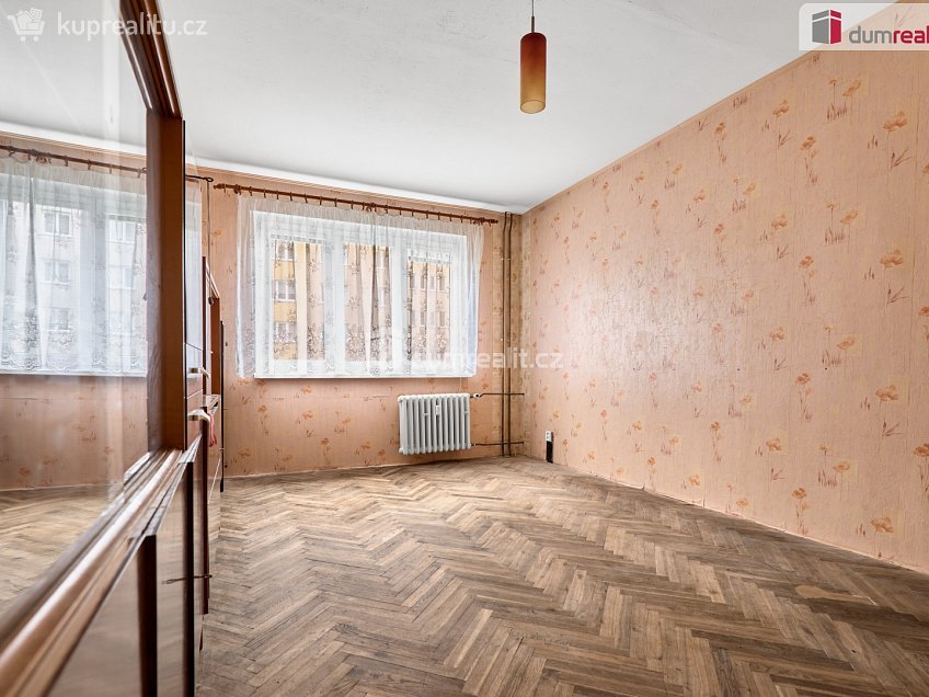 Prodej bytu 3+1 73 m^2 Sídliště, Hroznětín 