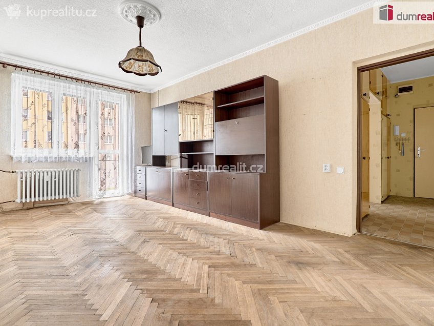 Prodej bytu 3+1 73 m^2 Sídliště, Hroznětín 