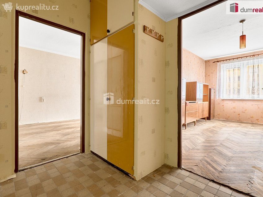 Prodej bytu 3+1 73 m^2 Sídliště, Hroznětín 