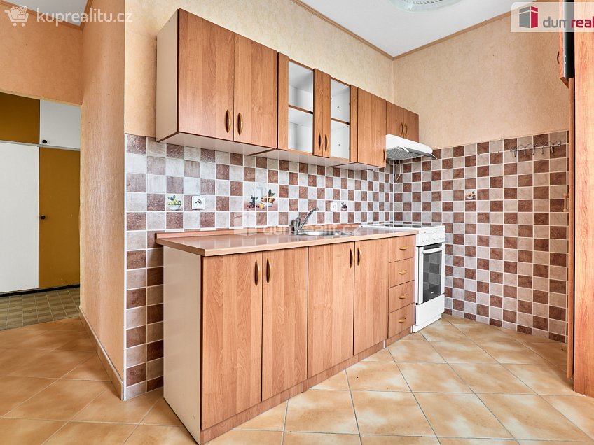 Prodej bytu 3+1 73 m^2 Sídliště, Hroznětín 