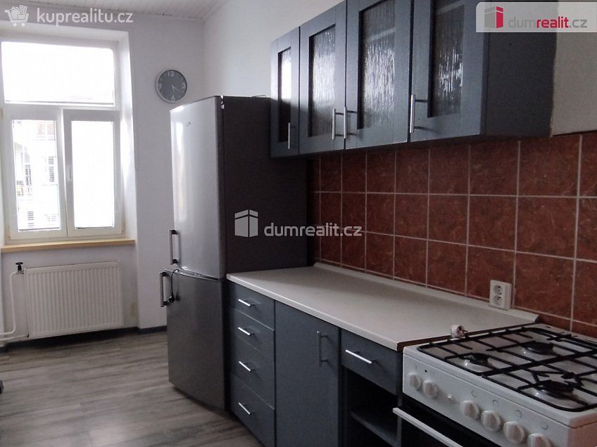 Pronájem bytu 3+1 69 m^2 Komenského, Opava 