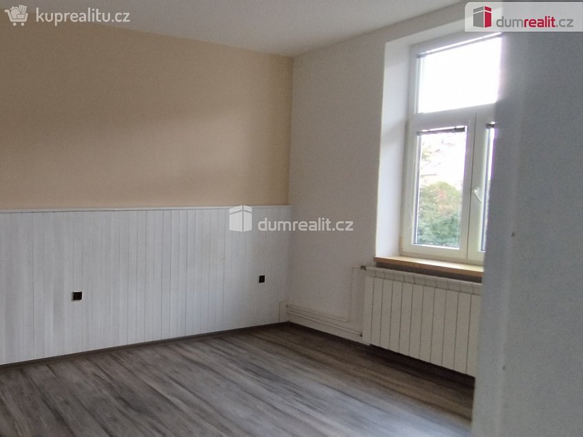 Pronájem bytu 3+1 69 m^2 Komenského, Opava 