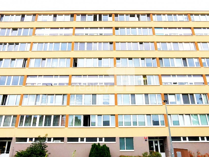 Pronájem bytu 3+kk 47 m^2 Nekvasilova, Praha 8 