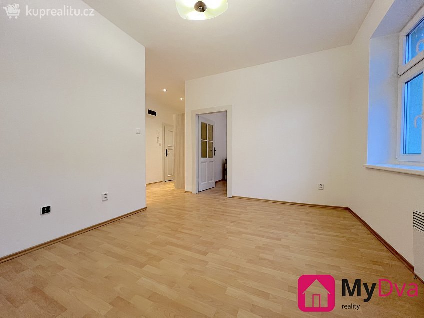 Pronájem bytu 2+kk 34 m^2 Fráni Kopečka, Znojmo 
