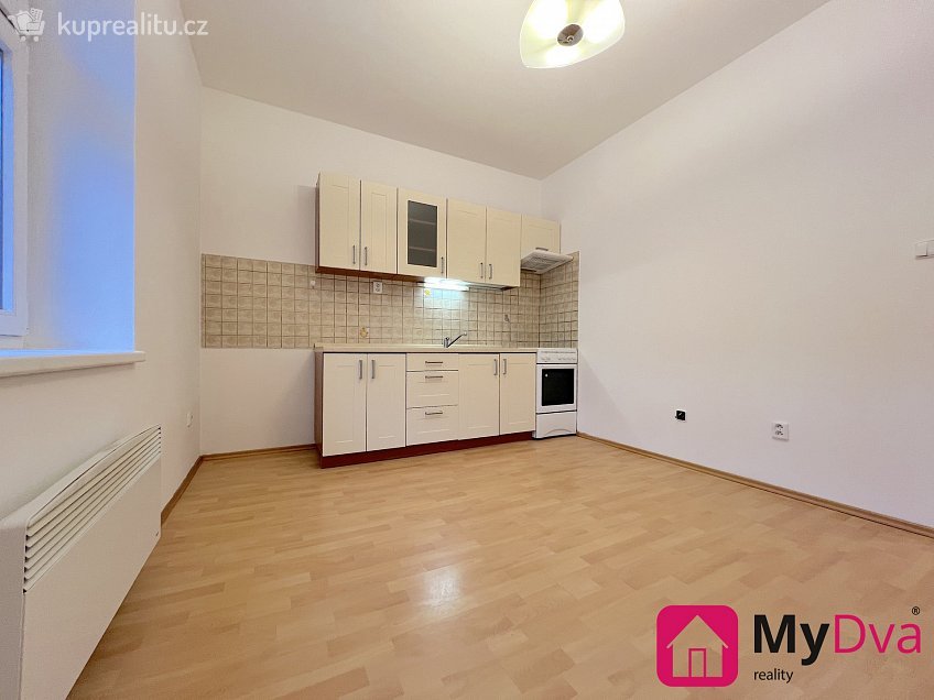 Pronájem bytu 2+kk 34 m^2 Fráni Kopečka, Znojmo 