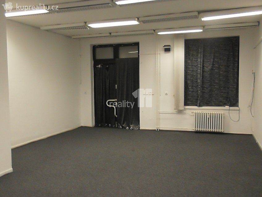 Pronájem  obchodních prostor 55 m^2 Dr. Martínka, Ostrava 