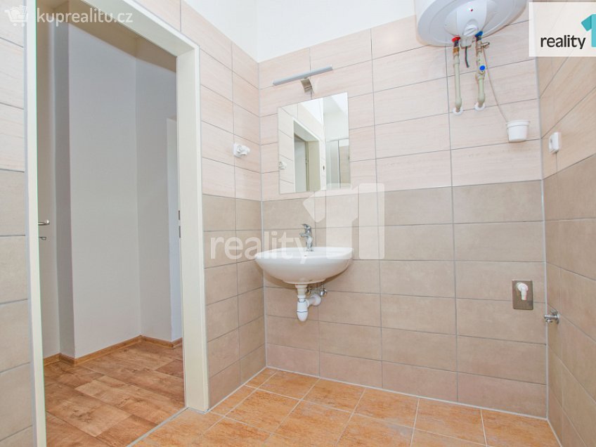 Pronájem bytu 1+kk 29 m^2 Jeronýmova, Liberec 