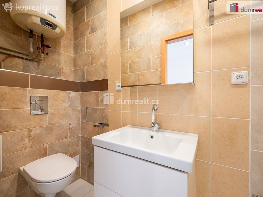 Pronájem bytu 1+kk 17 m^2 Novohradská, České Budějovice 