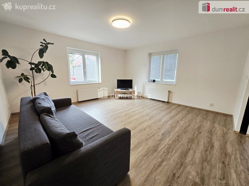 Pronájem bytu 3+kk 98 m^2 Bártlova, Praha 20 