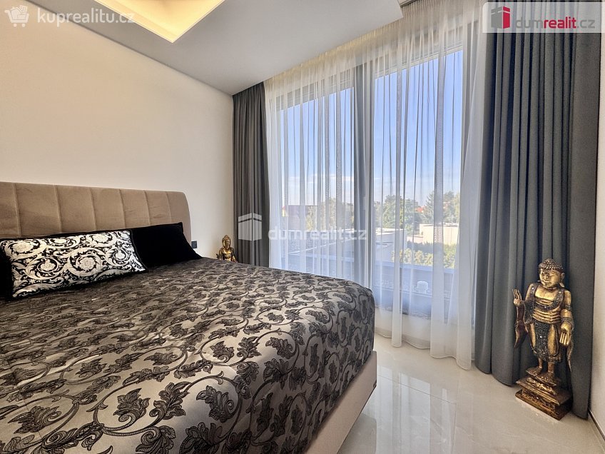 Prodej bytu 3+kk 119 m^2 K učilišti, Praha-Štěrboholy 