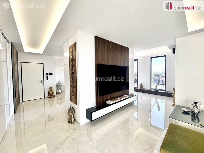 Prodej bytu 3+kk 119 m^2 K učilišti, Praha-Štěrboholy 
