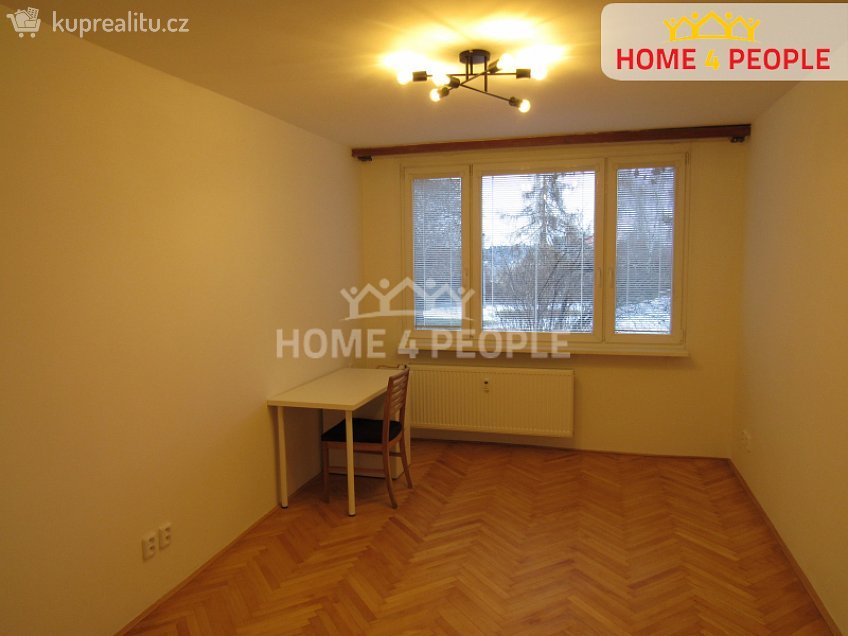 Pronájem bytu 2+1 43 m^2 V zápolí, Praha 4 