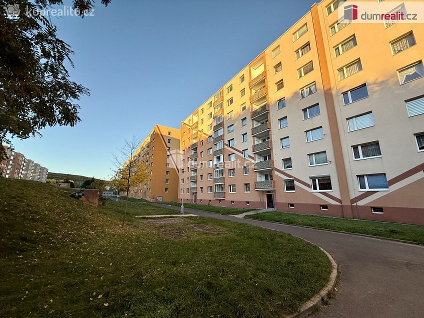 Pronájem bytu 1+1 40 m^2 Na Borku, Jirkov 