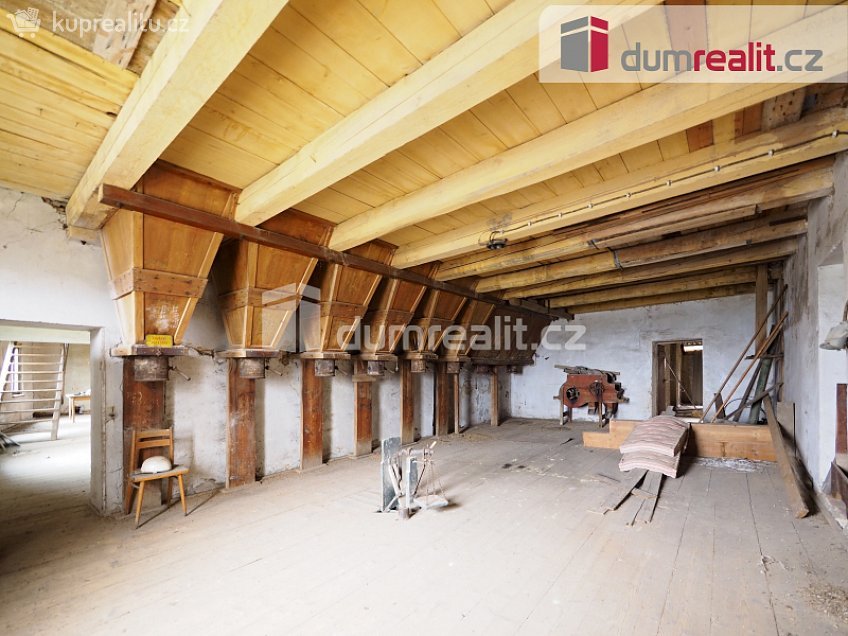 Prodej  výrobních prostor 2000 m^2 Boleslavská, Mšeno 
