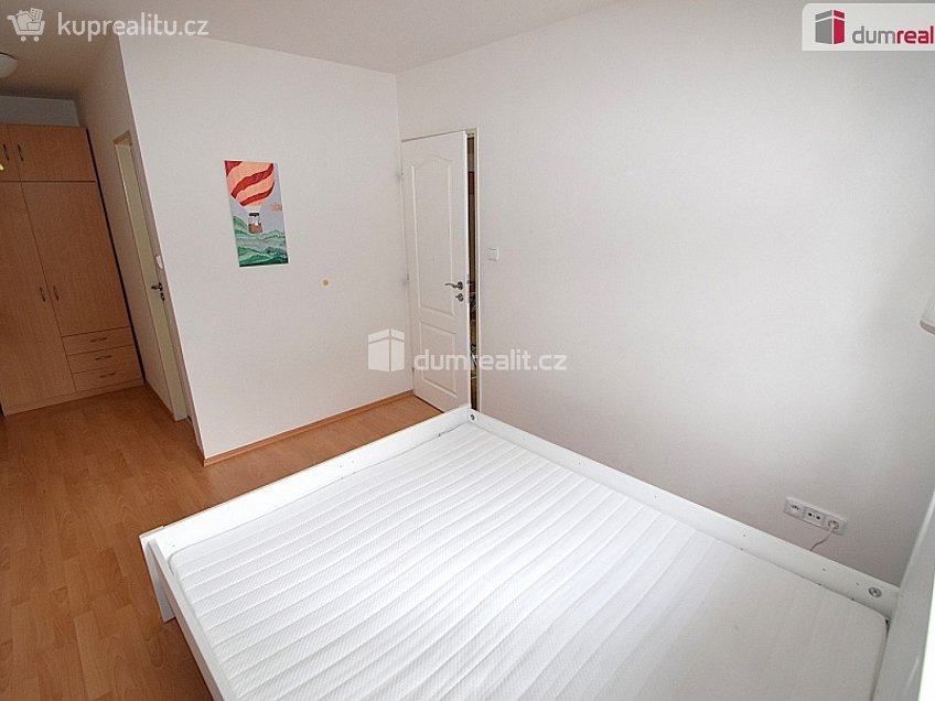 Pronájem bytu 2+kk 30 m^2 Nad Palatou, Praha 5 