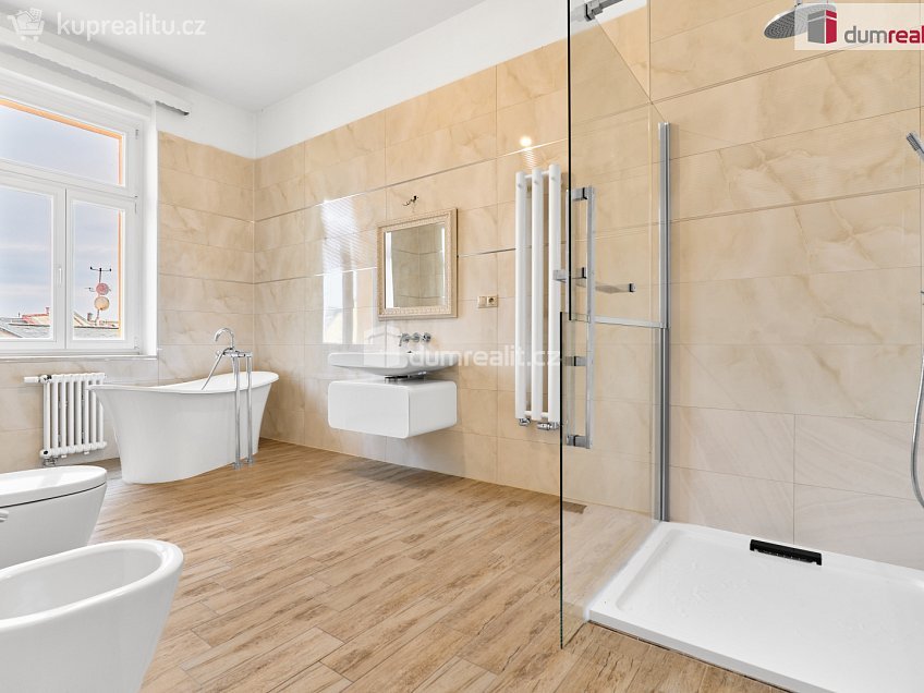 Prodej bytu 2+kk 94 m^2 Svahová, Karlovy Vary 