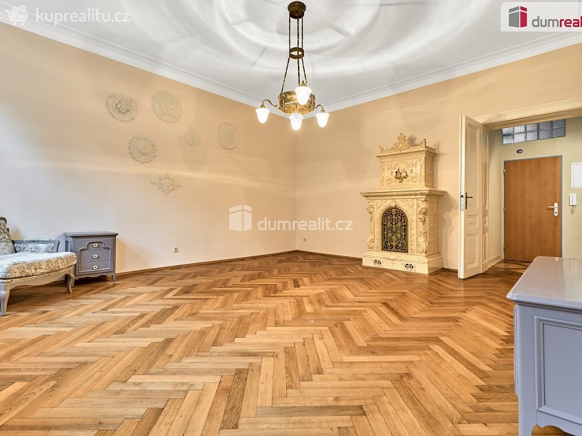 Prodej bytu 2+kk 94 m^2 Svahová, Karlovy Vary 