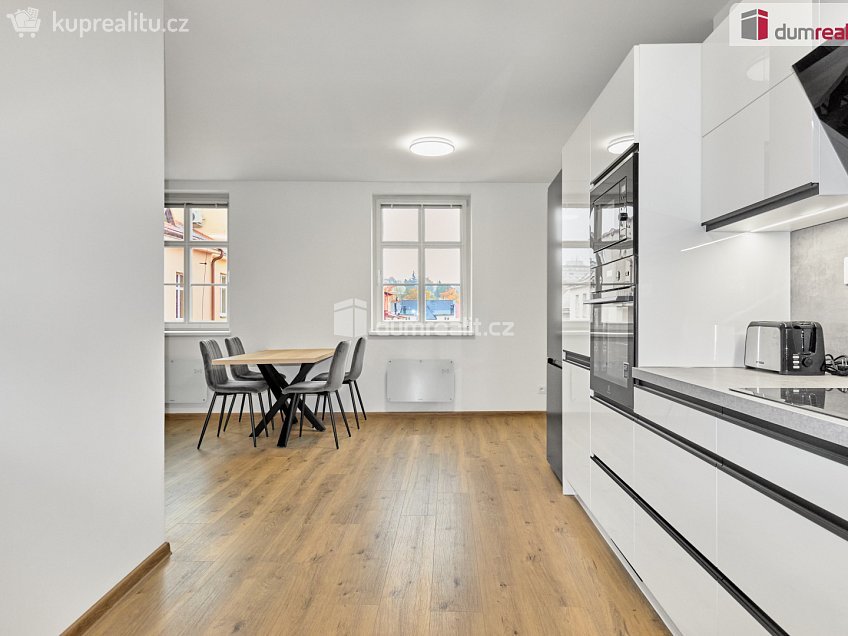 Prodej bytu 3+kk 90 m^2 nábřeží Jana Palacha, Karlovy Vary 