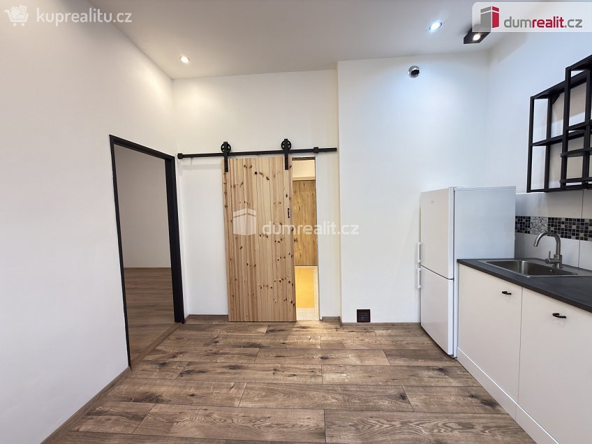 Pronájem bytu 2+kk 38 m^2 Jungmannova, Děčín 