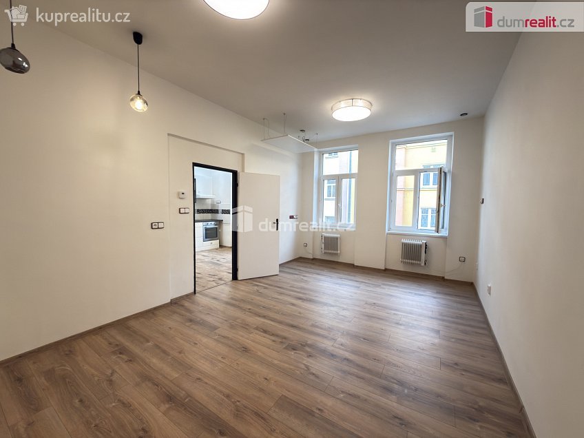 Pronájem bytu 2+kk 38 m^2 Jungmannova, Děčín 