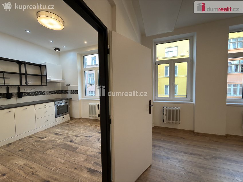 Pronájem bytu 2+kk 38 m^2 Jungmannova, Děčín 