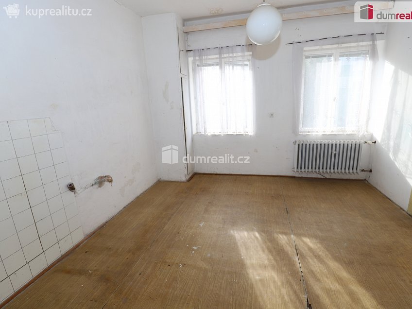 Prodej  vily 320 m^2 Dlouhá, Aš 