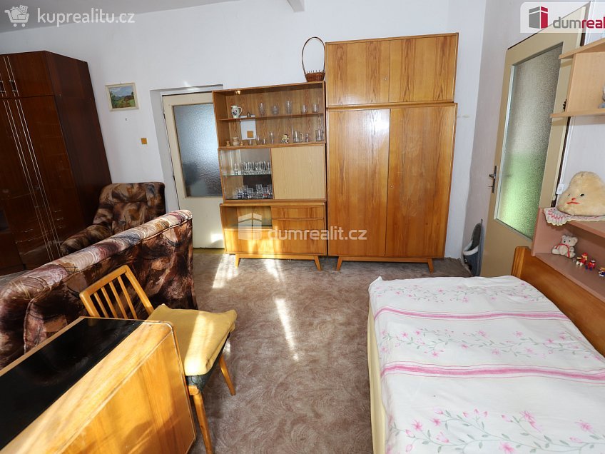 Prodej  vily 320 m^2 Dlouhá, Aš 