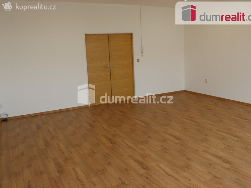 Pronájem  kanceláře 35 m^2 náměstí T. G. Masaryka, Břeclav 