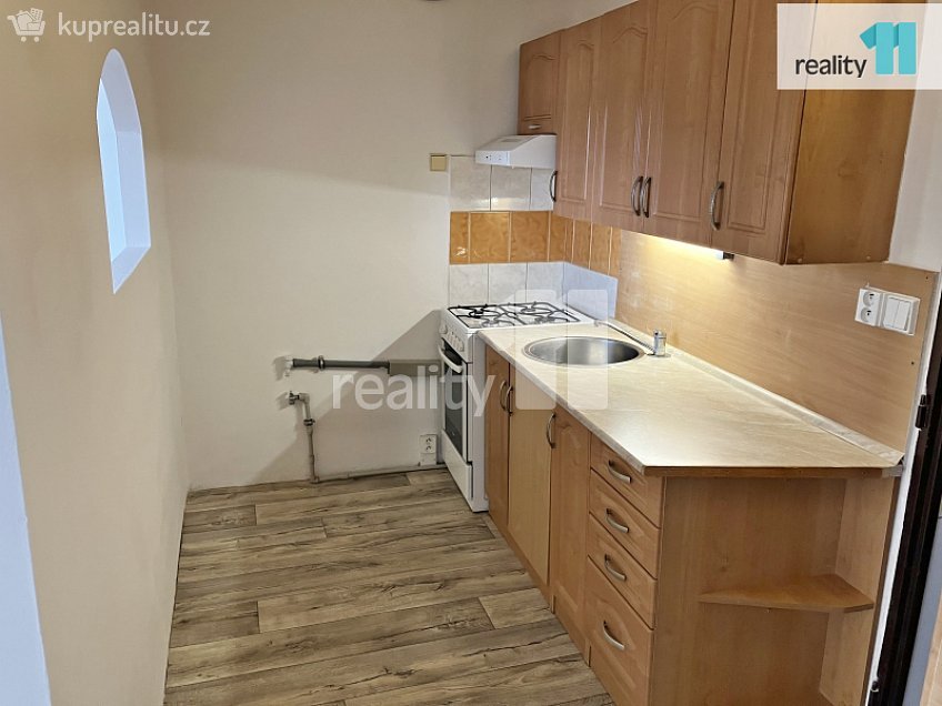 Pronájem bytu 2+kk 36 m^2 17. listopadu, Dobřany 