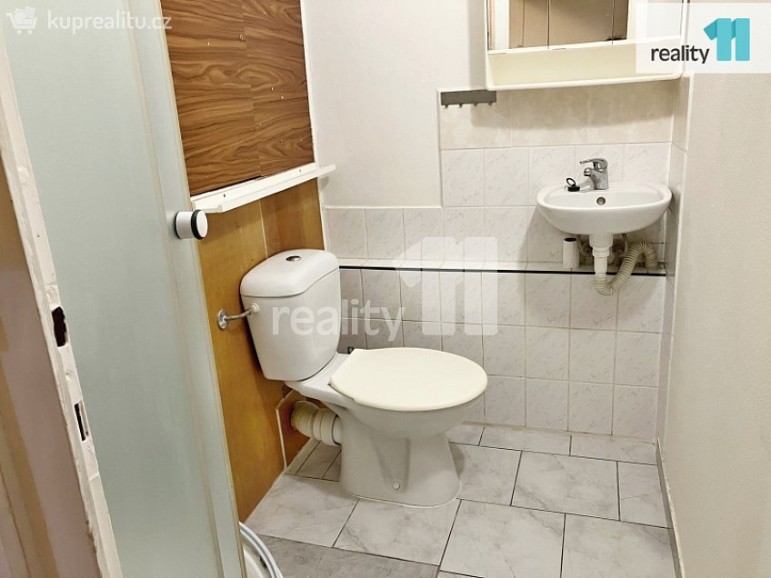 Pronájem bytu 2+kk 36 m^2 17. listopadu, Dobřany 
