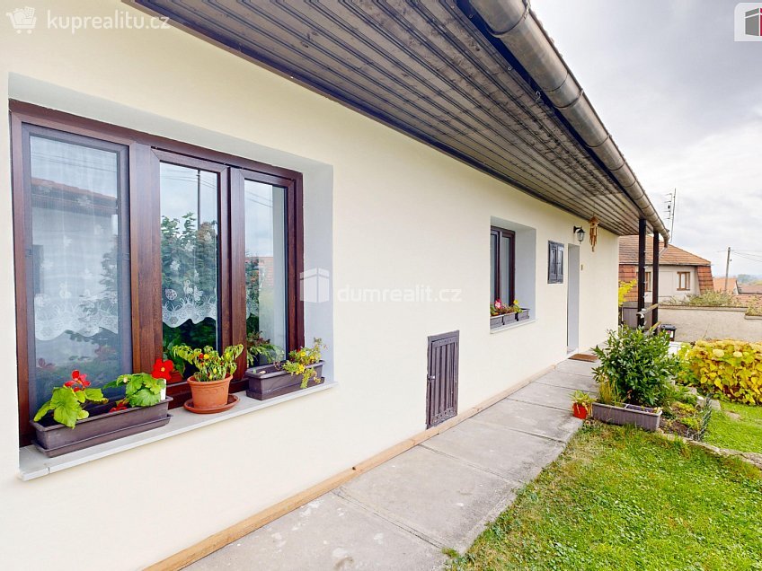 Prodej  rodinného domu 100 m^2 Činěves, Činěves 
