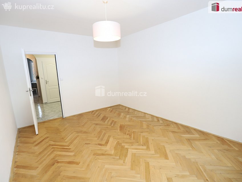 Pronájem bytu 2+1 63 m^2 Kubelíkova, Mariánské Lázně 