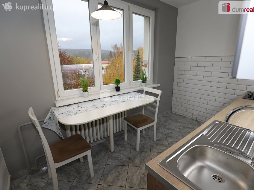 Pronájem bytu 2+1 63 m^2 Kubelíkova, Mariánské Lázně 