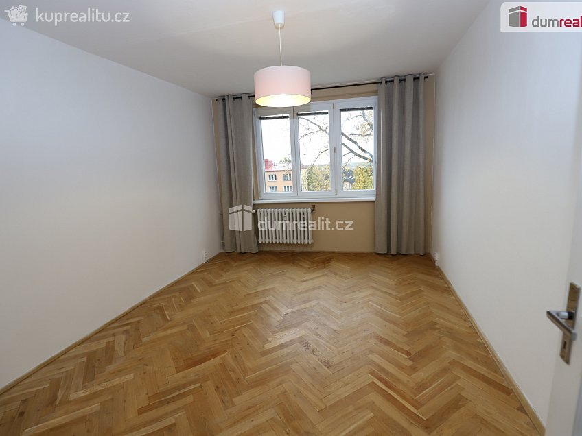 Pronájem bytu 2+1 63 m^2 Kubelíkova, Mariánské Lázně 