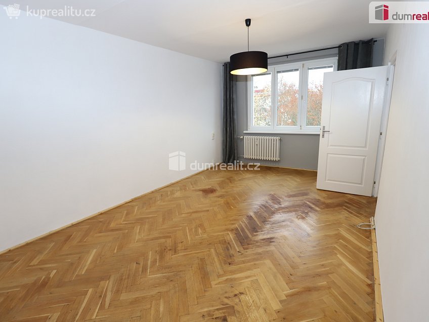 Pronájem bytu 2+1 63 m^2 Kubelíkova, Mariánské Lázně 