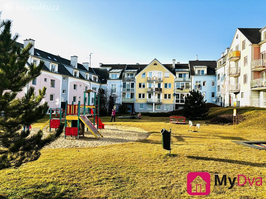 Prodej bytu 3+1 70 m^2 U Lesíka 3539, Znojmo 