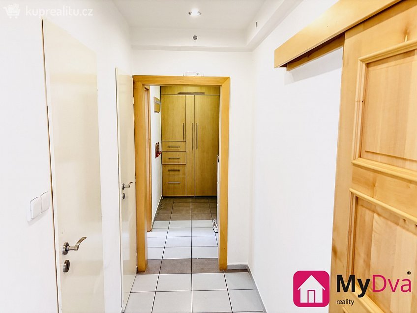 Prodej bytu 3+1 70 m^2 U Lesíka 3539, Znojmo 