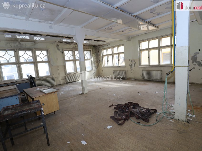 Prodej  komerční reality 1600 m^2 Pod nádražím, Kraslice 