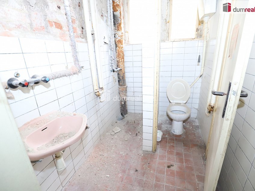 Prodej  komerční reality 1600 m^2 Pod nádražím, Kraslice 