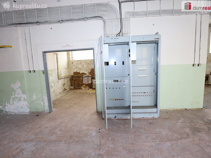 Prodej  komerční reality 1600 m^2 Pod nádražím, Kraslice 